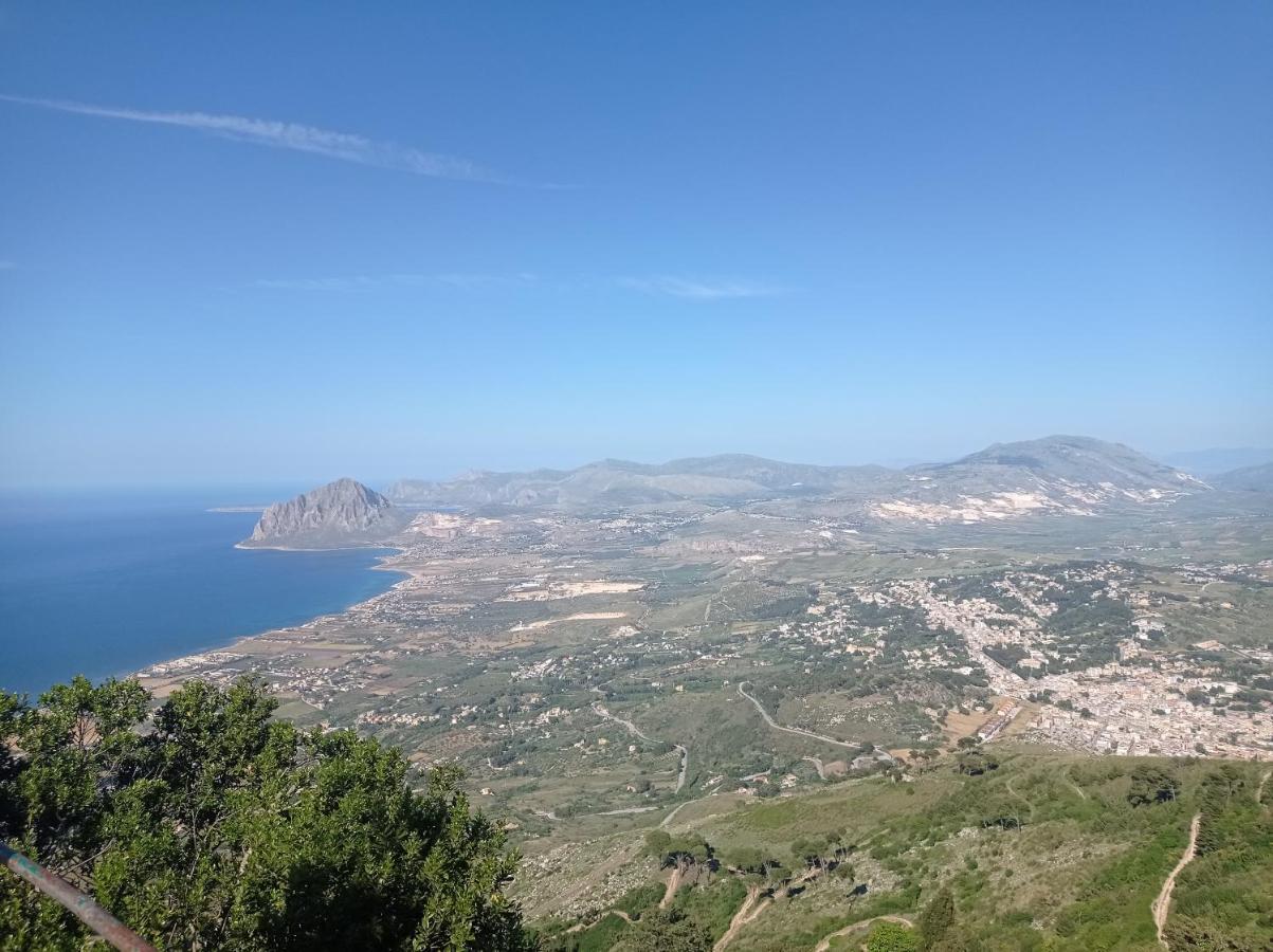 Vento Di Grecale Apartment Trapani Luaran gambar